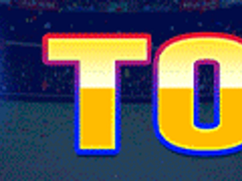 Vợt và bóng tennis trên sân